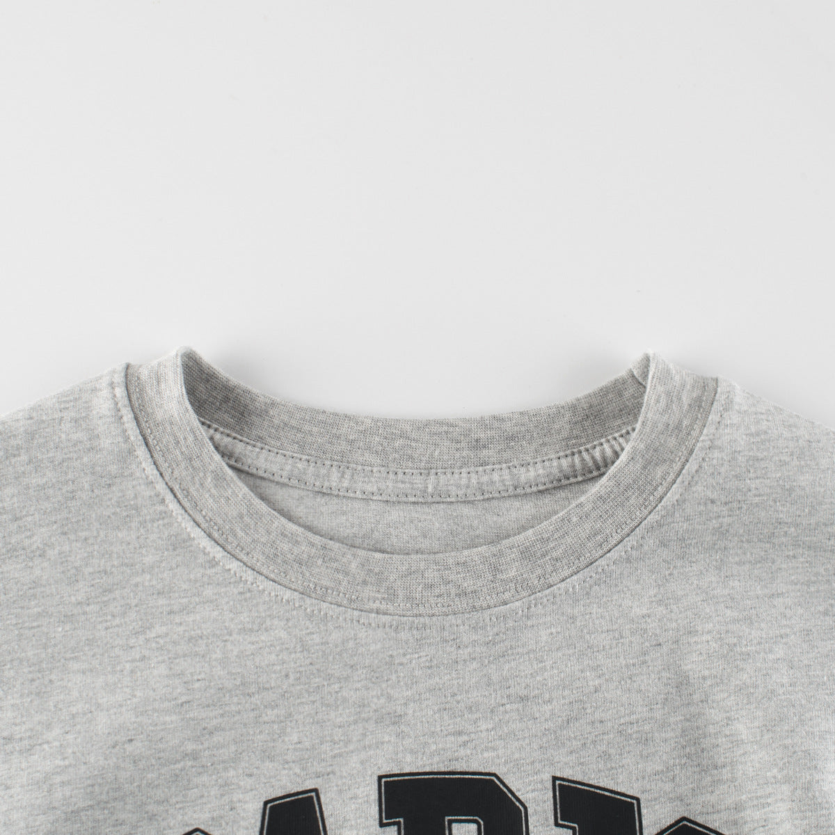 Boys and Girls’ Letters Print T-shirt in European and American Style-4