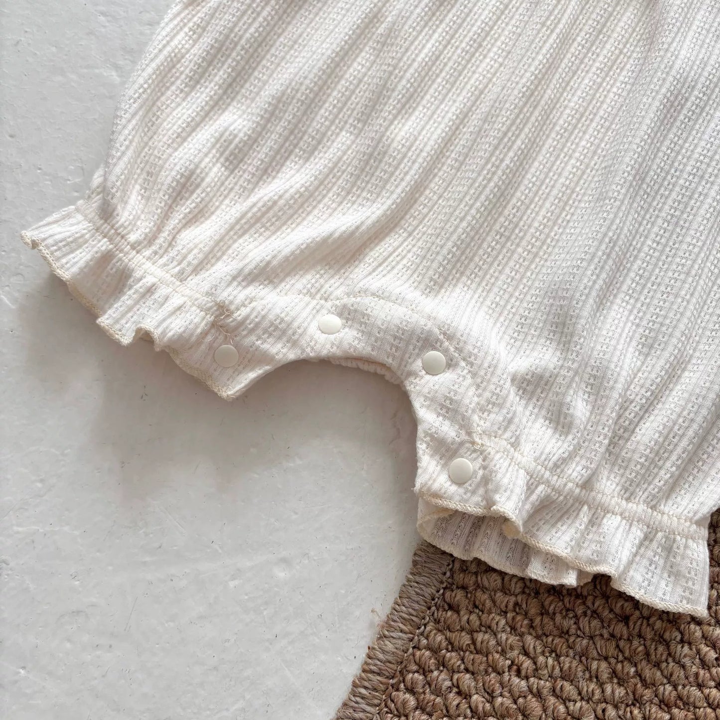 Summer Arrival Baby Girls Solid Color Sleeveless Rompers-3